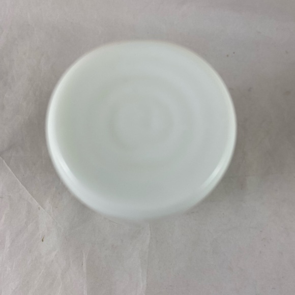 MARJOLEIN BASTIN set of 3 Nature’s Sketchbook Signed Bud Vases Milk Glass 6”Tall - Picture 11 of 14